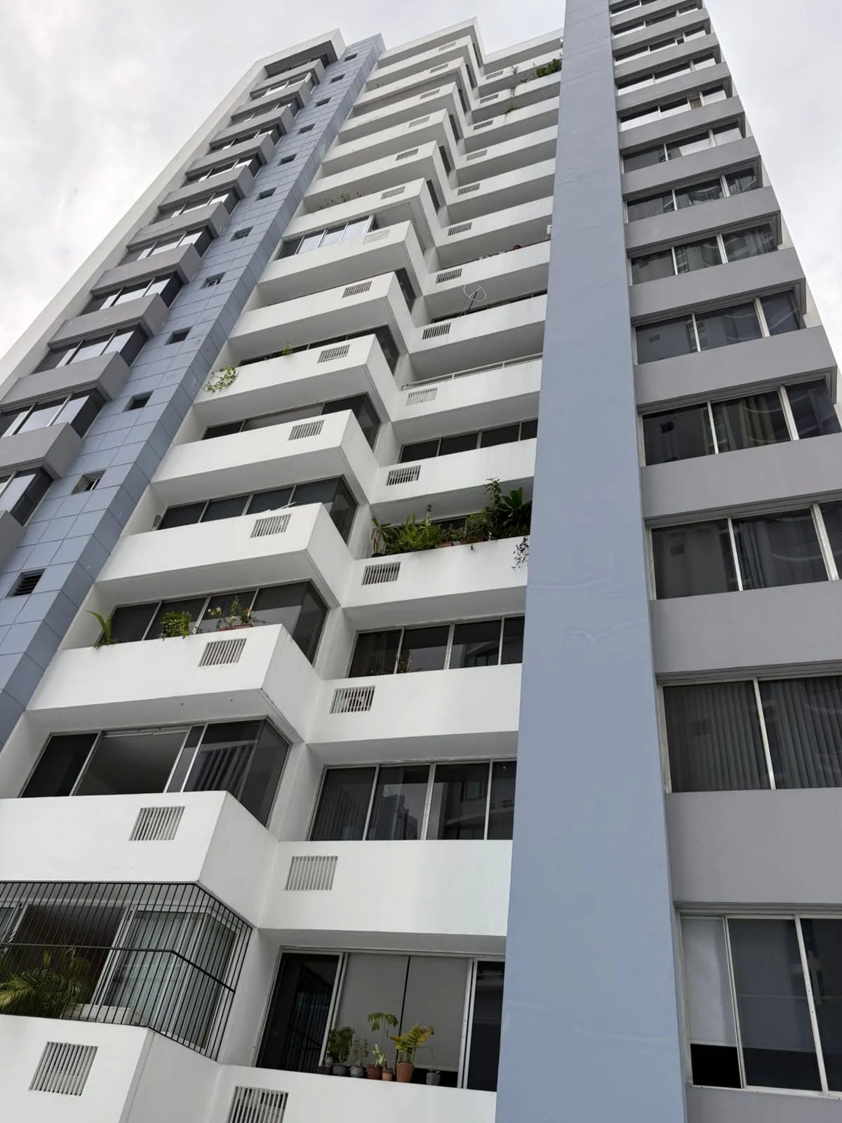 VENTA DE APARTAMENTO EN PH PLAZA MAR, MARBELLA