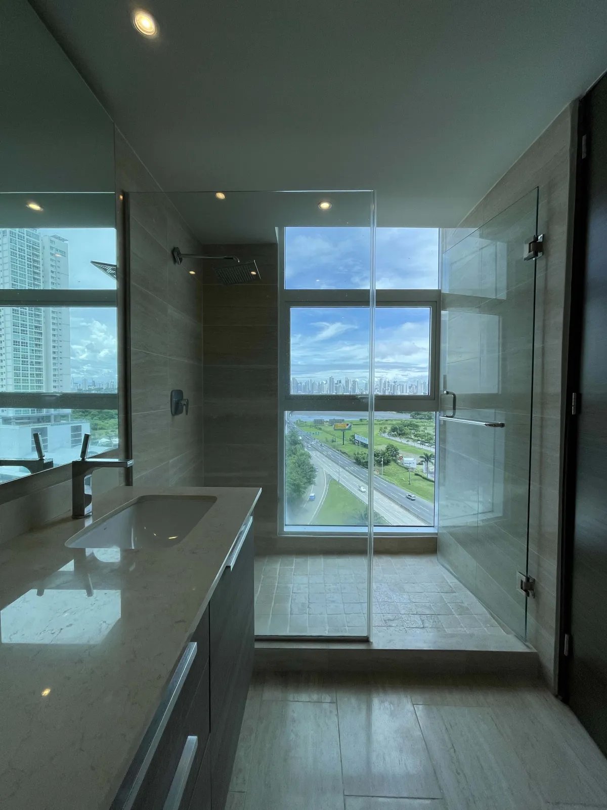 VENTA DE APARTAMENTO AMOBLADO EN PH THE REGENT ,COSTA DEL ESTE