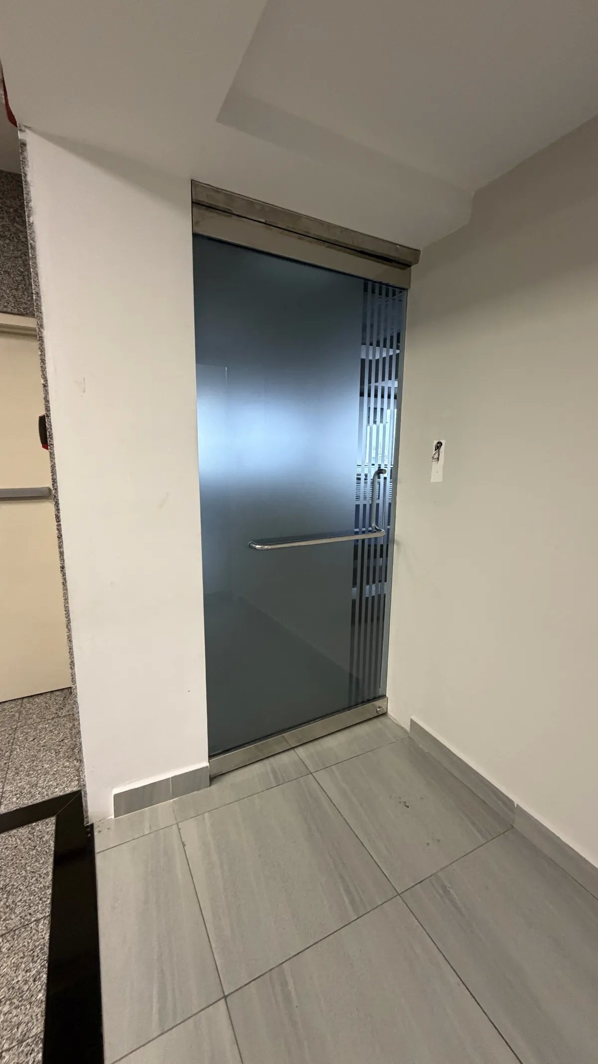 ALQUILER DE OFICINA AMOBLADA EN PLAZA BANCO GENERAL, CALLE 50