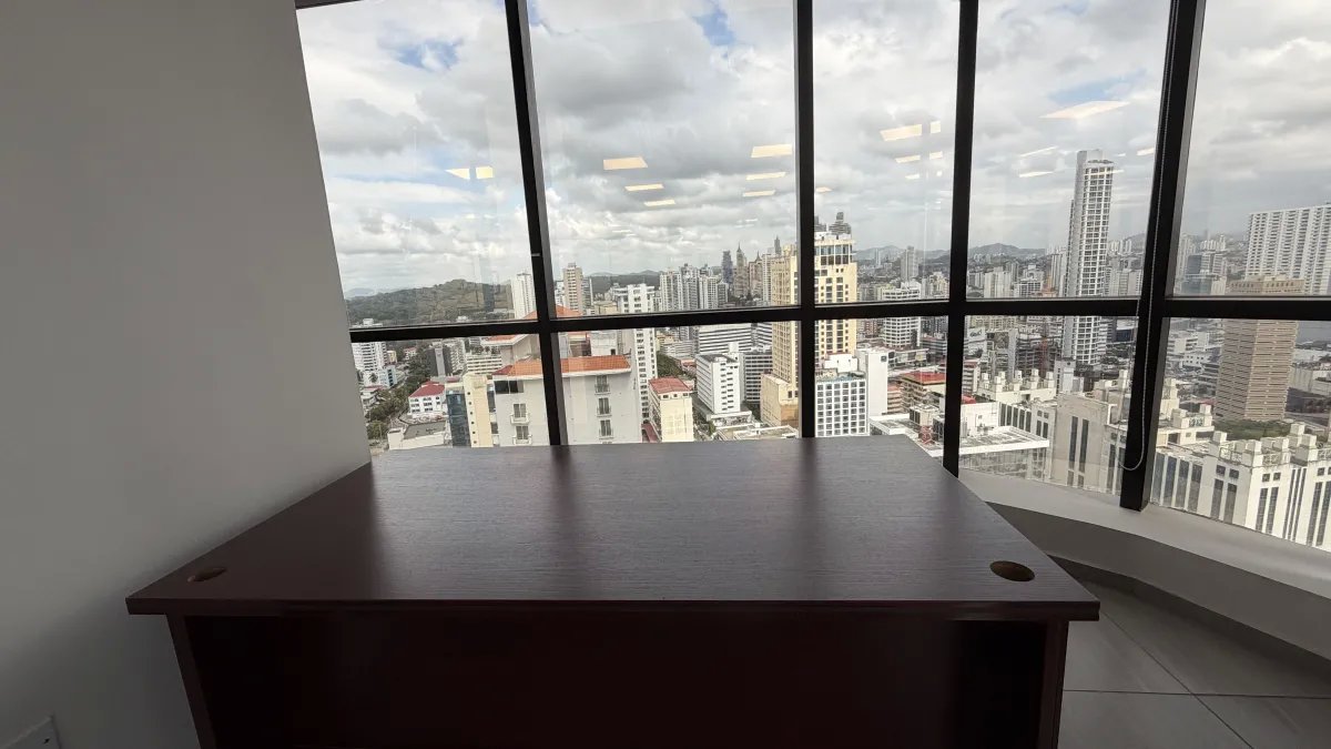 ALQUILER DE OFICINA AMOBLADA EN PLAZA BANCO GENERAL, CALLE 50