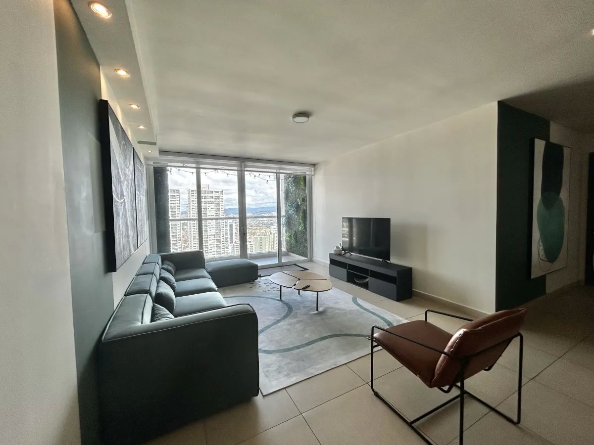 Alquiler de Apartamento Amoblado de 205m² en PH Country Club, Costa del Este