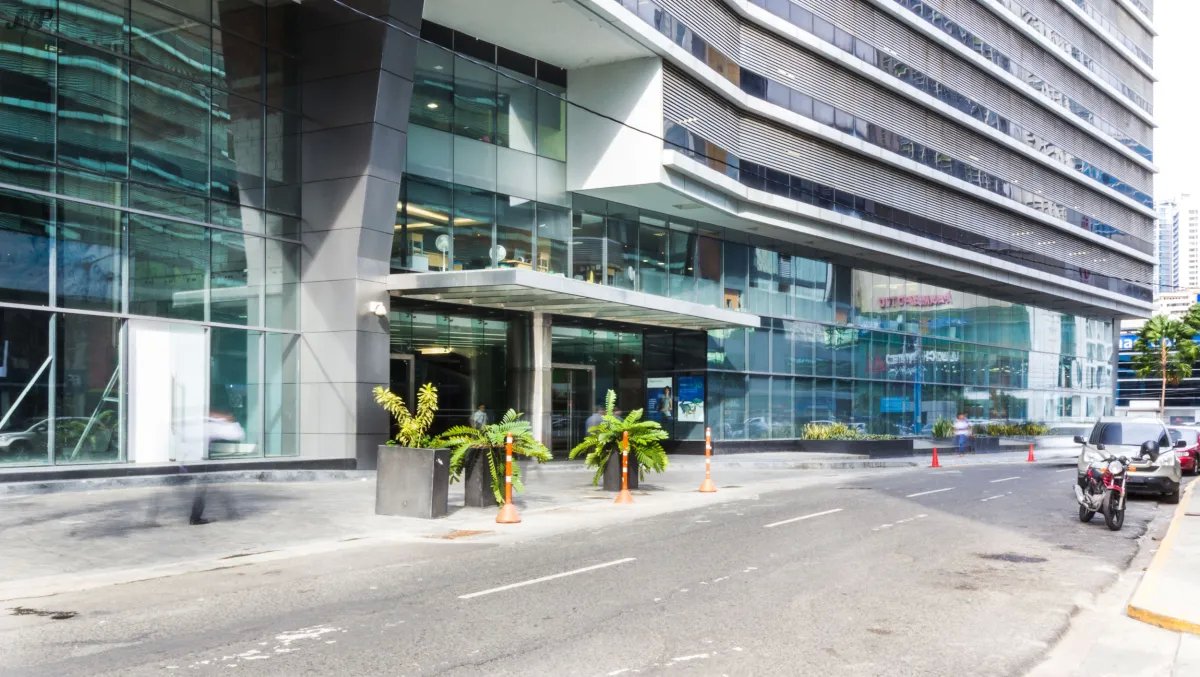 Oficina Amoblada de 149m² en Tower Financial Center, Calle 50  ¡Todo Incluido!