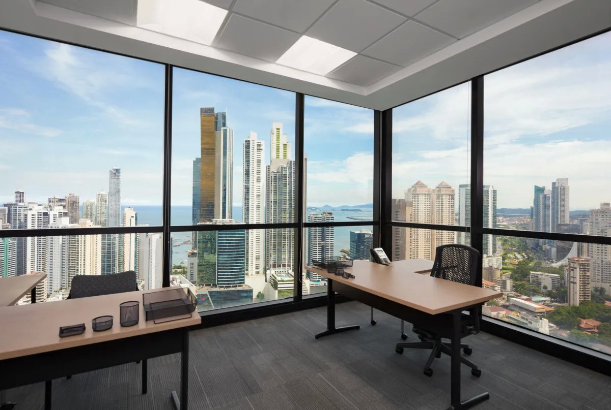 Oficina Amoblada de 149m² en Tower Financial Center, Calle 50  ¡Todo Incluido!
