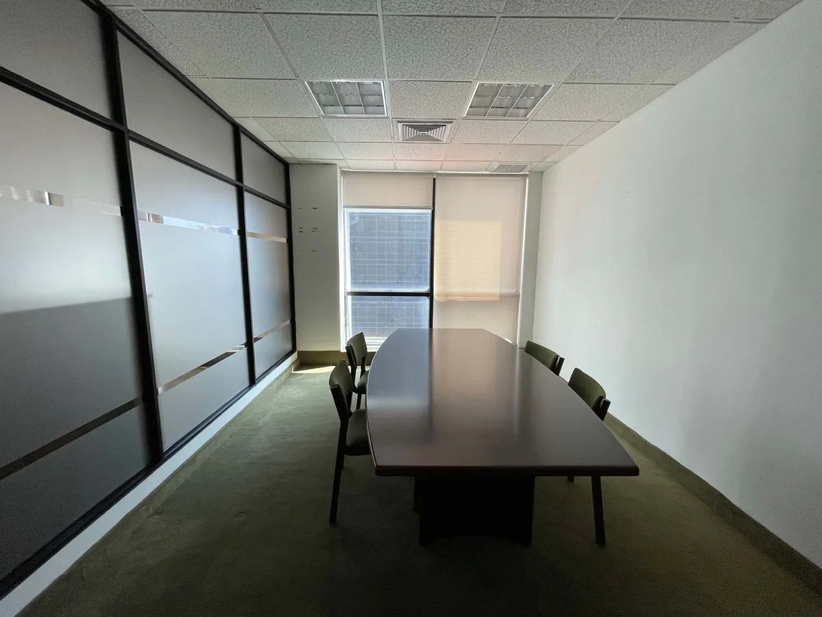 Oficina Amoblada de 175m² en Plaza Banco General, Calle 50  ¡Con Luz y Mantenimiento!