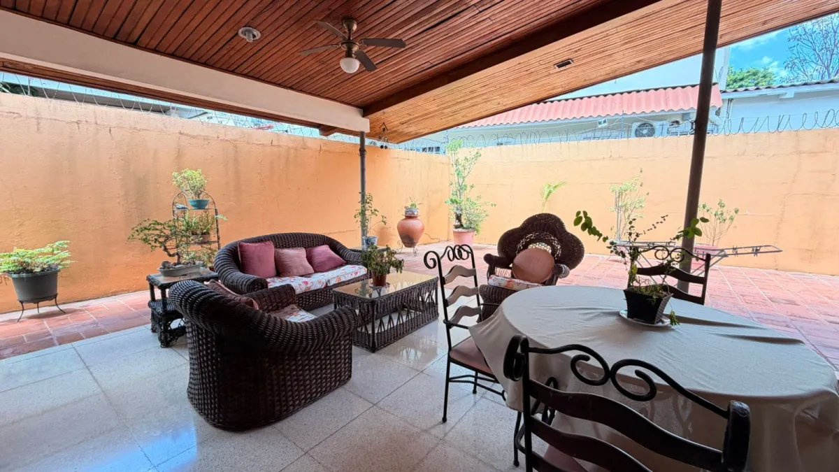 Venta de casa en San Francisco - Villa Lilla