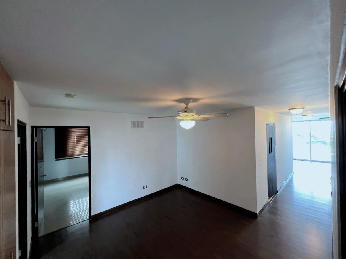 Espacioso apartamento con excelente ubicación en Villa de Las Fuentes