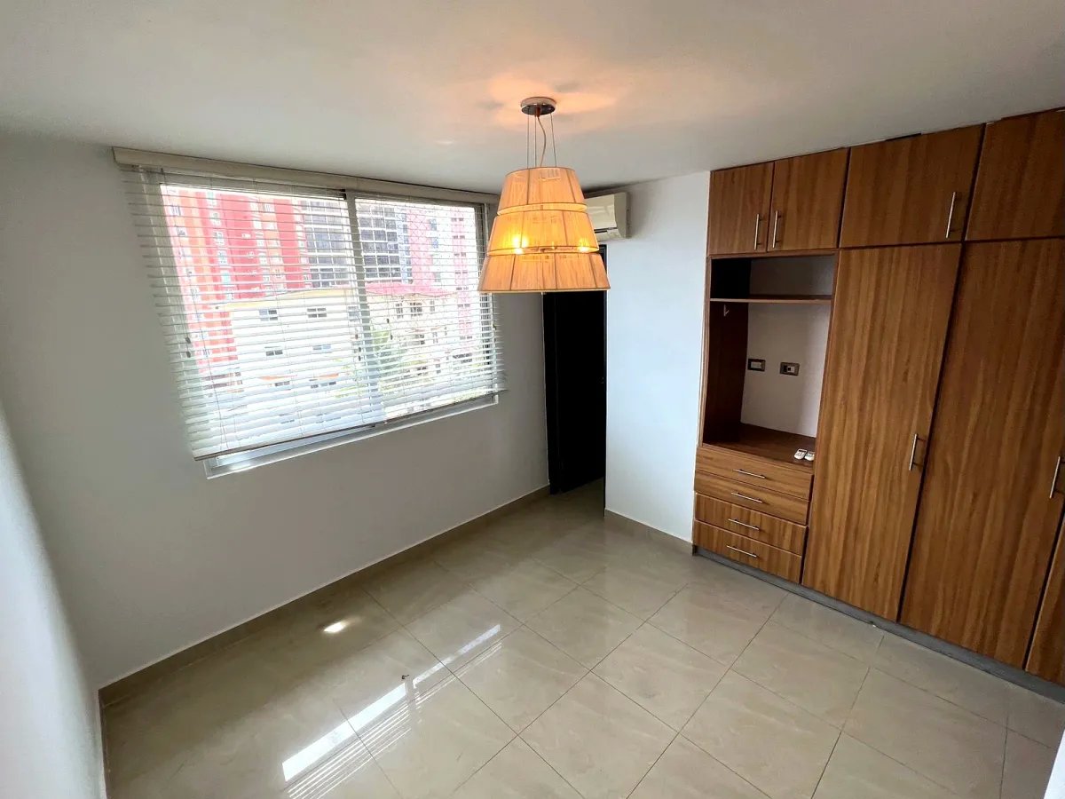 Espacioso apartamento con excelente ubicación en Villa de Las Fuentes