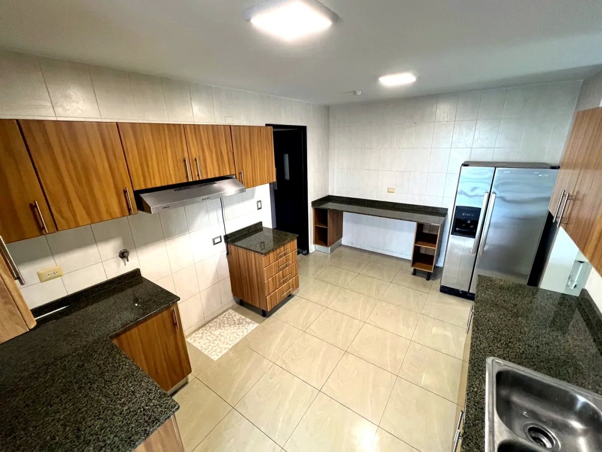Espacioso apartamento con excelente ubicación en Villa de Las Fuentes