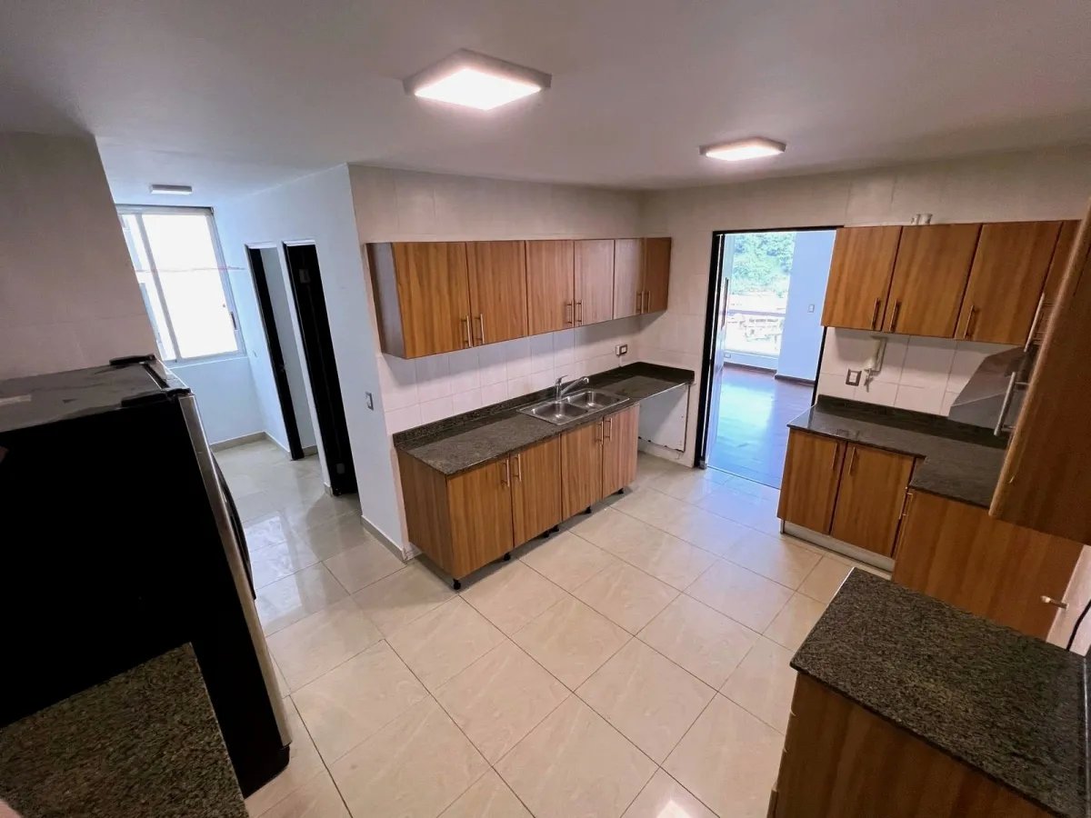 Espacioso apartamento con excelente ubicación en Villa de Las Fuentes