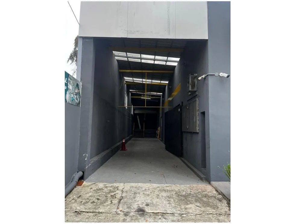 Alquiler de galera en San Francisco  200 m²