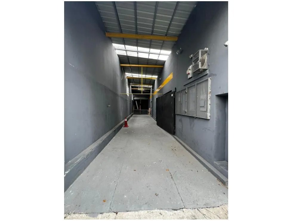 Alquiler de galera en San Francisco  200 m²
