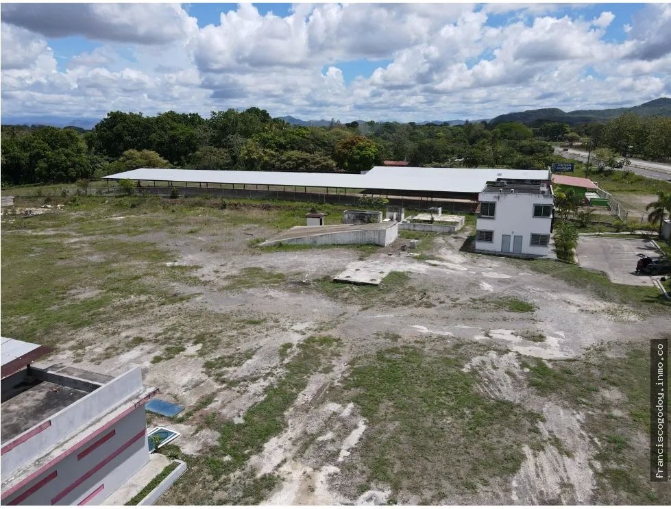 Venta de terreno y estructura en El Coco, Penonomé