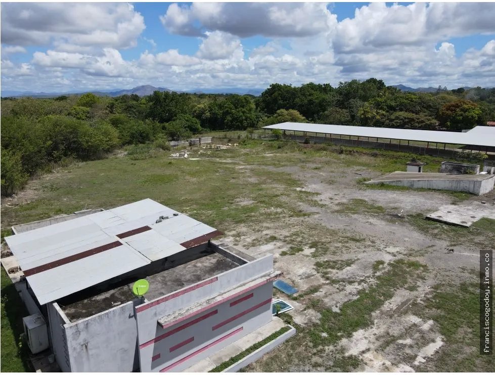 Venta de terreno y estructura en El Coco, Penonomé