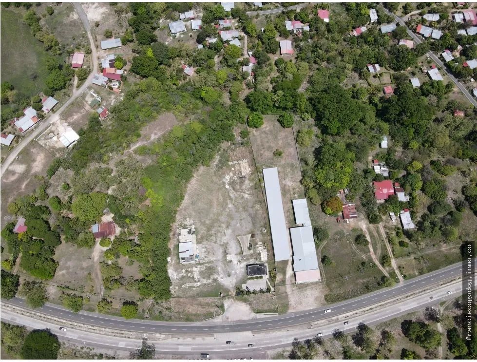 Venta de terreno y estructura en El Coco, Penonomé