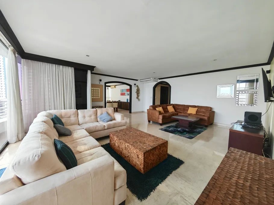 Venta de Apartamento en Avenida Balboa-Los Delfines