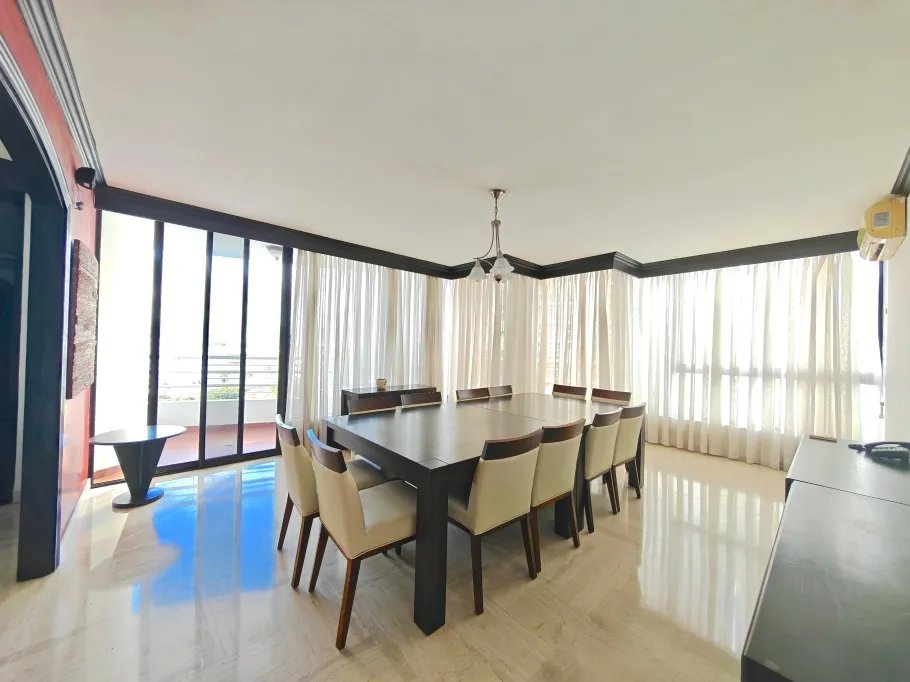 Venta de Apartamento en Avenida Balboa-Los Delfines