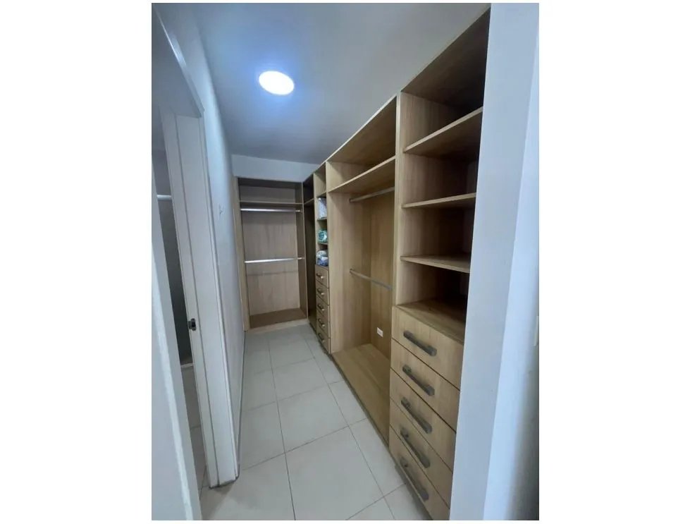 Alquiler de apartamento amoblado en PH White Tower, Av. Balboa