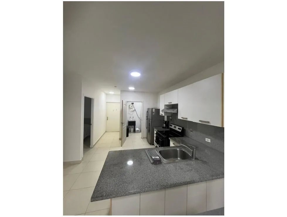 Alquiler de apartamento amoblado en PH White Tower, Av. Balboa
