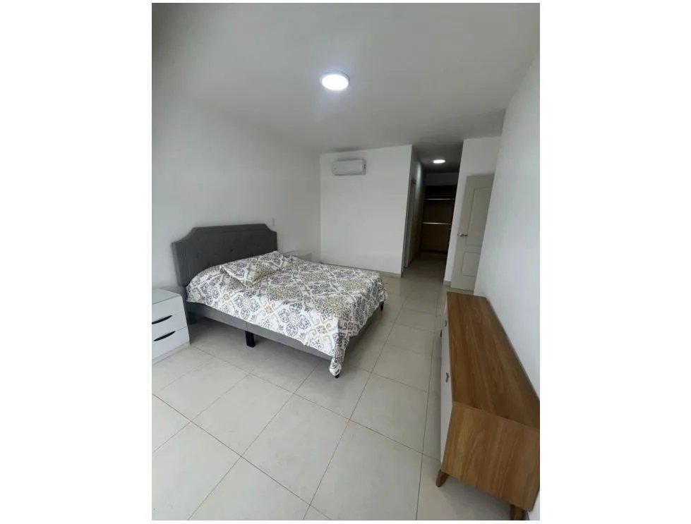 Alquiler de apartamento amoblado en PH White Tower, Av. Balboa