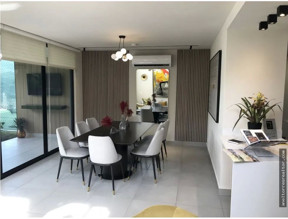 Se vende casas en Panamá Pacífico.