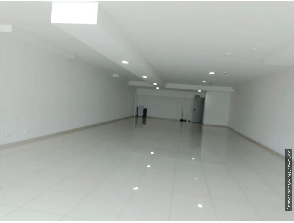 Local Comercial en Signature Point: Tu Nuevo Espacio de Éxito