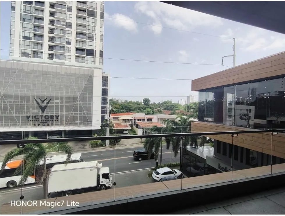 Local Comercial en Alquiler - 116m² en The Plaza, Coco del Mar