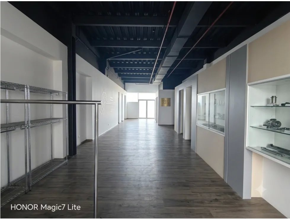 Local Comercial en Alquiler - 116m² en The Plaza, Coco del Mar