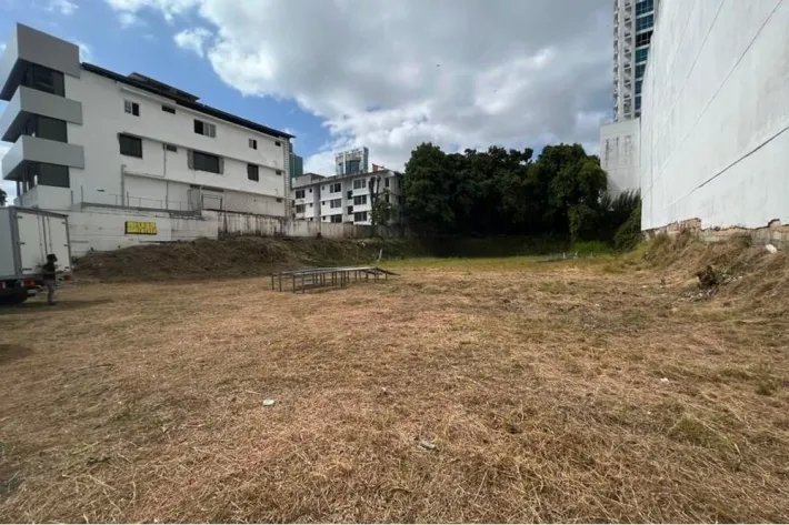 Lot for sale in Obarrio, Bella Vista
