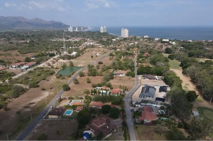 Lands for sale at Club de Golf, Coronado, Chame