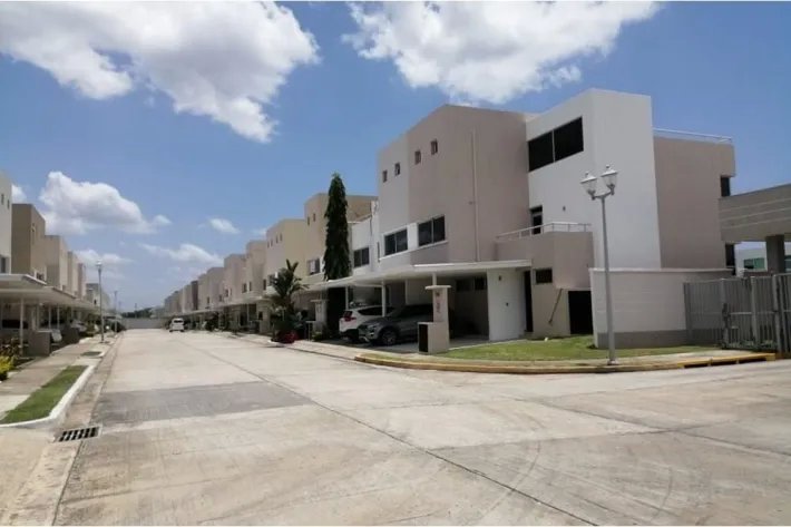 Venta de casa en Costa Sur Village, Juan Díaz