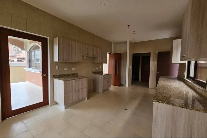 House for sale in El Doral, Costa Sur