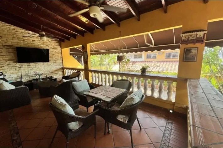 House for sale in Altos de Panama