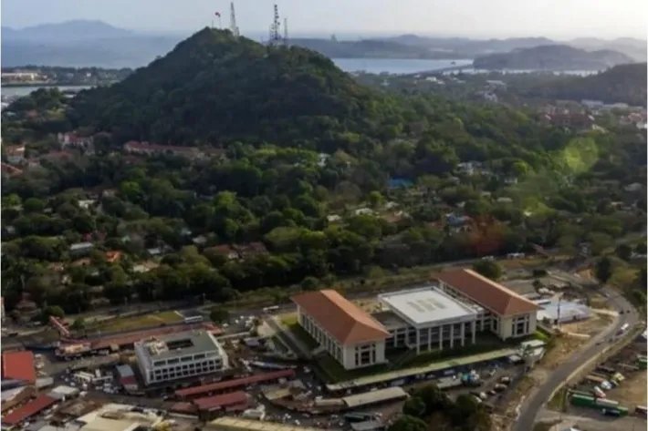 Land for sale in Altos de Curundú, Ancón