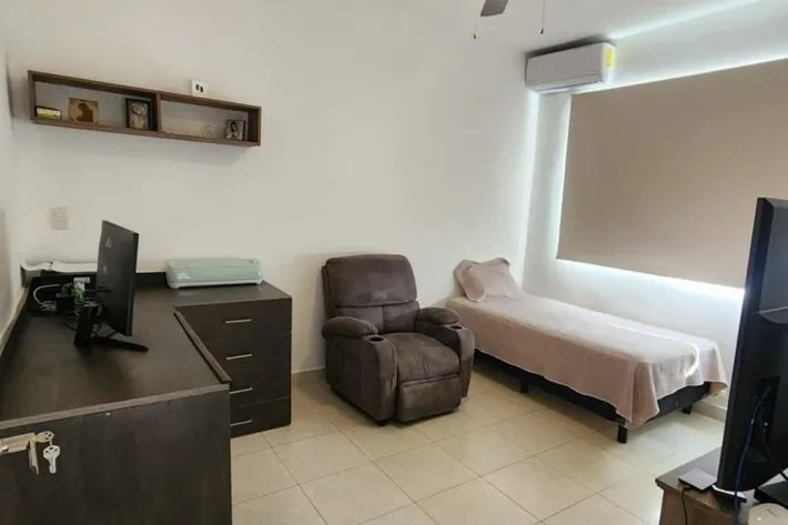Casa a la venta en Villa Valencia, Costa Sur