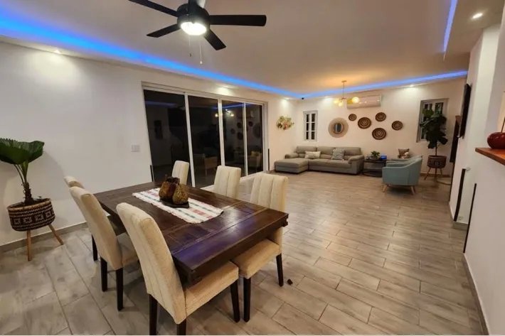 Casa a la venta en Villa Valencia, Costa Sur