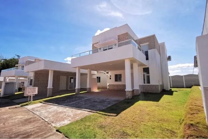 Two-story house for sale in Arraiján, West Panama