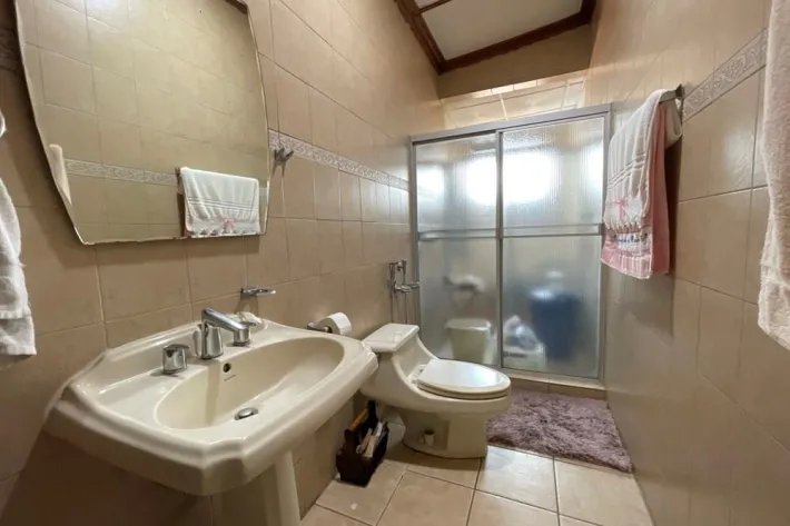 House for sale with two independent residences at Betania, Panama