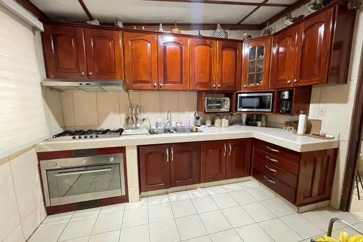 House for sale with two independent residences at Betania, Panama