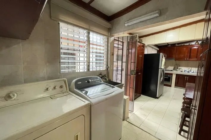 House for sale with two independent residences at Betania, Panama