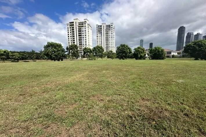 Land lots for sale in Peninsula Estates, Santa Maria Golf  Country Club