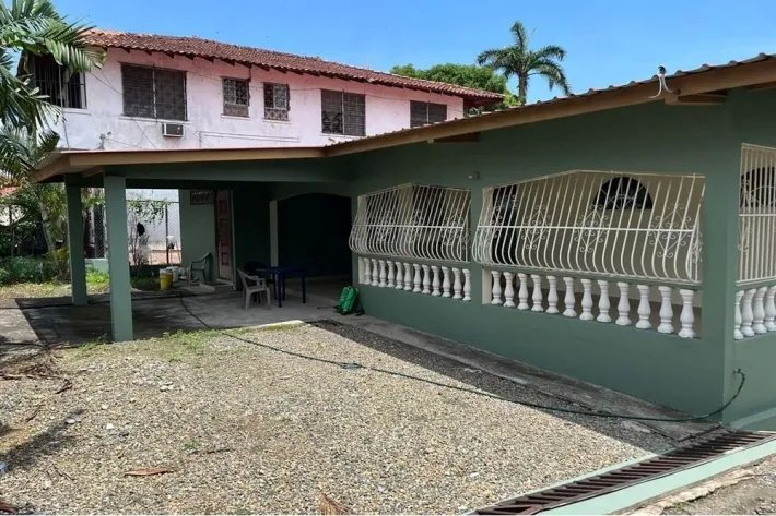 Venta de casa comercial en Juan Díaz, Panamá