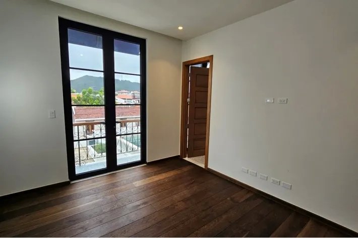 Apartment for sale in Casco Antiguo, Santa Familia