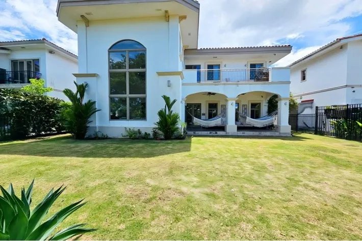 House for sale in Santa Maria, Panama