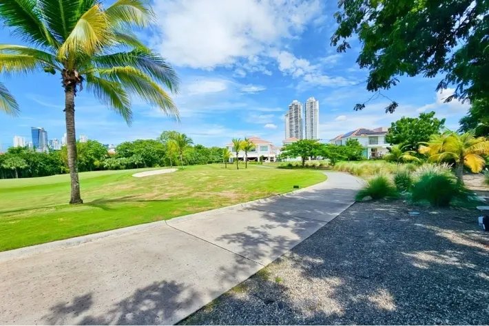 House for sale in Santa Maria, Panama
