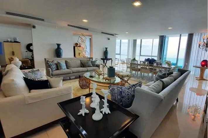 Junior Penthouse for sale in Balboa Avenue