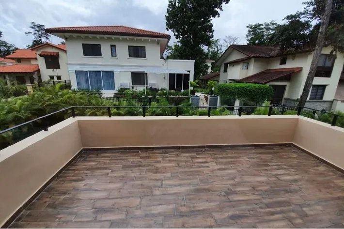 House for sale in Senderos, Clayton