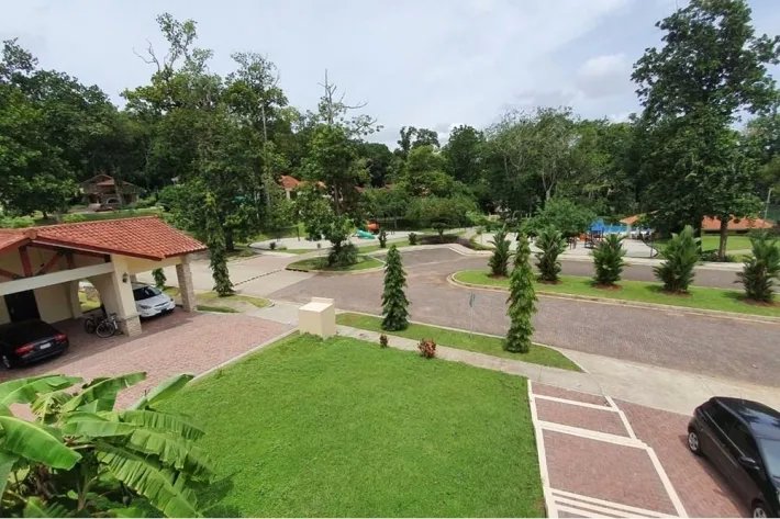House for sale in Senderos, Clayton