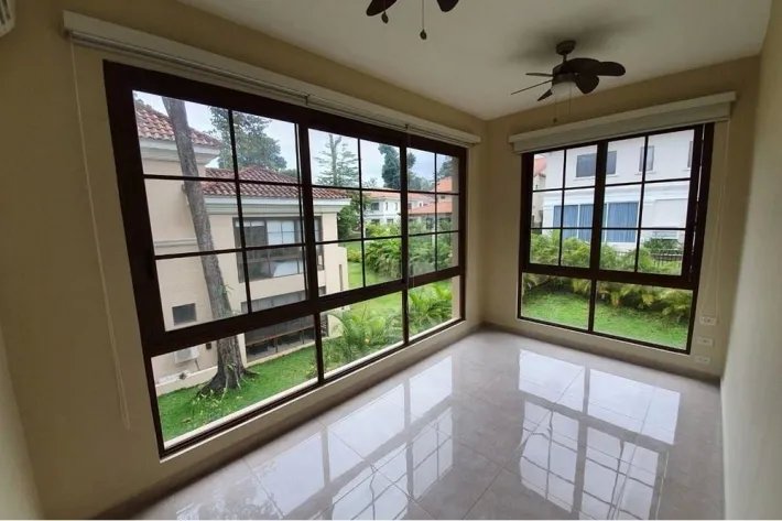 House for sale in Senderos, Clayton