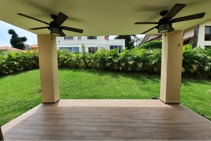 House for sale in Senderos, Clayton