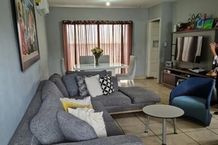 Venta de casa en conjunto cerrado en Brisas del Golf, Panamá